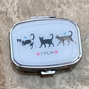 At Home in the Country - I (Heart) Cats Pillbox